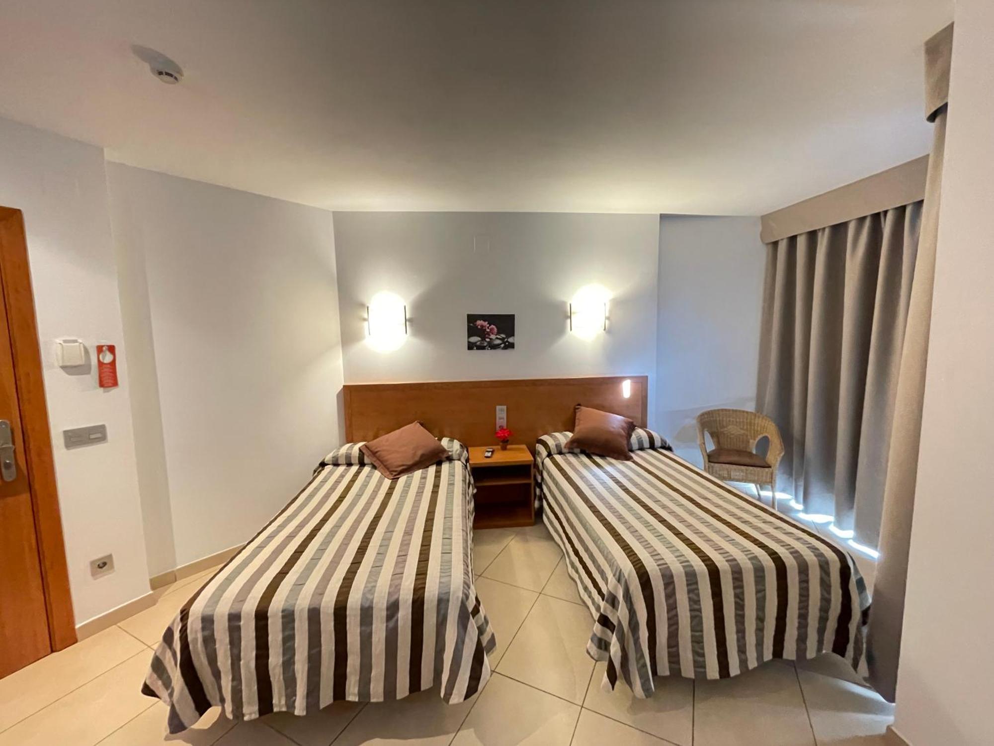 Hotel Avenida Morella Extérieur photo